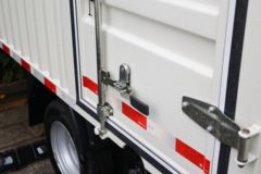 福田 祥菱M2 豪华型 1.6L 122马力 汽油 3.3米单排厢式微卡(国六)(BJ5032XXY5JV5-01)