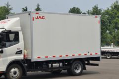 江淮 帅铃E中体 150马力 4.15米单排厢式轻卡(速比4.33)