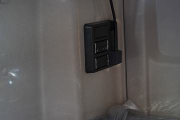 �й����� �ǵ¿�SITRAK C9H�ؿ� 570���� 6X4 AMT�Զ���ǣ����(����)(��Һ��)ͼƬ