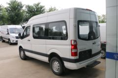 福田商务车 图雅诺通途 2022款 150马力 2.5T柴油 6座 自动 高顶轻客(后单胎)