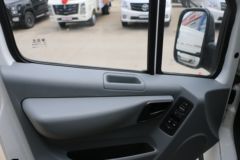 福田商务车 图雅诺通途 2022款 150马力 2.5T柴油 6座 自动 高顶轻客(后单胎)