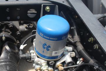 ���� ŷ������ ��Խ�� 580���� 6X4 AMT�Զ���ǣ����(����)(2.643�ٱ�)ͼƬ