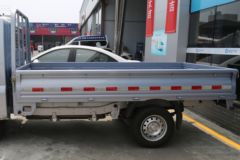 福田 祥菱M1 豪华型 2.8T 3.05米单排纯电动栏板微卡44.9kWh