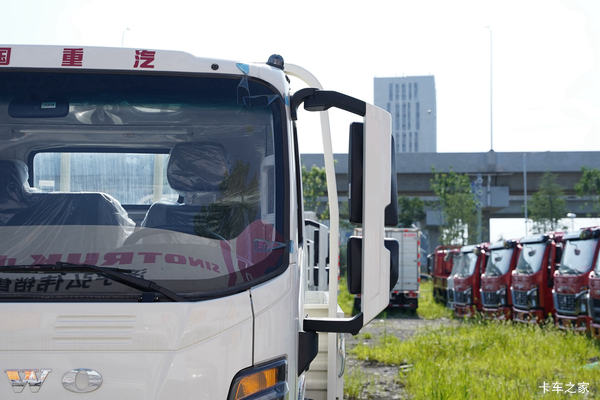 中国 重汽 豪沃轻 卡新统帅震撼来袭