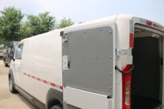 智蓝汽车 智蓝精灵E7 5.395米纯电动封闭货车46.36kWh