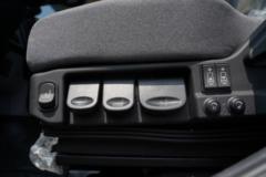 东风商用车 天龙KL重卡 居家版 复合型 465马力 8X4 9.6米栏板载货车(国六)(速比3.64)(高顶)