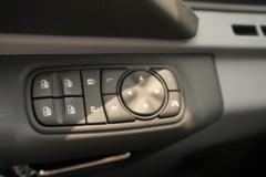 东风商用车 天龙KL重卡 居家版 复合型 465马力 8X4 9.6米栏板载货车(国六)(速比3.64)(高顶)