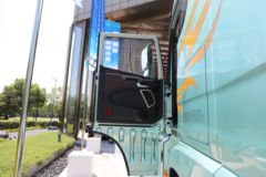 青岛解放 鹰途 商务舱 620马力 6X4 AMT自动档牵引车(国六)(带液缓)(CA4257P35K18T1E6A80)