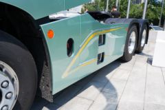 青岛解放 鹰途 商务舱 620马力 6X4 AMT自动档牵引车(国六)(带液缓)(CA4257P35K18T1E6A80)