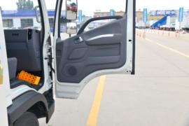 福田瑞沃底盘&nbsp;垃圾运输车驾驶室图片