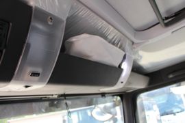 重汽汕德卡底盘&nbsp;垃圾运输车驾驶室图片