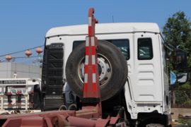 重汽汕德卡底盘&nbsp;垃圾运输车底盘图片