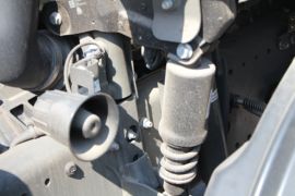 重汽汕德卡底盘&nbsp;垃圾运输车底盘图片