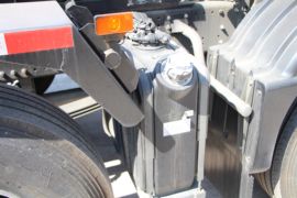 重汽汕德卡底盘&nbsp;垃圾运输车底盘图片