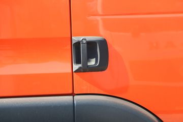 �й����� �ǵ¿�SITRAK G5 220���� 4X2 6.8�������ػ���(����)ͼƬ