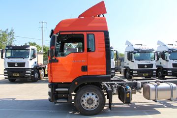 �й����� �ǵ¿�SITRAK G5 220���� 4X2 6.8�������ػ���(����)ͼƬ