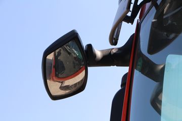 �й����� �ǵ¿�SITRAK G5 220���� 4X2 6.8�������ػ���(����)ͼƬ