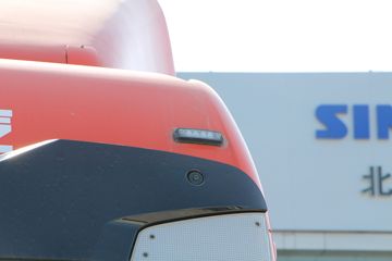 �й����� �ǵ¿�SITRAK G5 220���� 4X2 6.8�������ػ���(����)ͼƬ