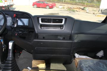 �й����� �ǵ¿�SITRAK G5 220���� 4X2 6.8�������ػ���(����)ͼƬ
