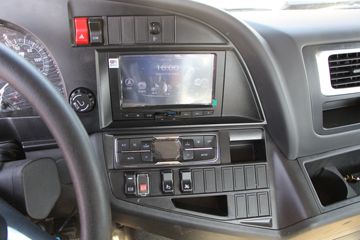�й����� �ǵ¿�SITRAK G5 220���� 4X2 6.8�������ػ���(����)ͼƬ