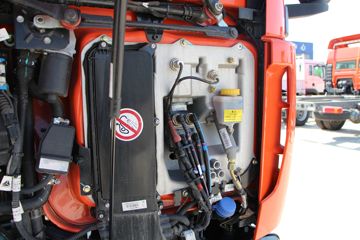 �й����� �ǵ¿�SITRAK G5 220���� 4X2 6.8�������ػ���(����)ͼƬ