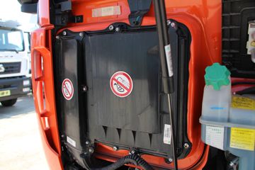 �й����� �ǵ¿�SITRAK G5 220���� 4X2 6.8�������ػ���(����)ͼƬ