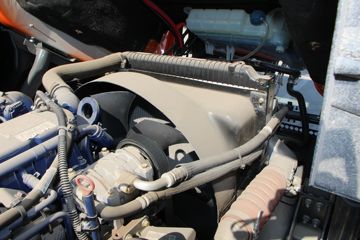 �й����� �ǵ¿�SITRAK G5 220���� 4X2 6.8�������ػ���(����)ͼƬ