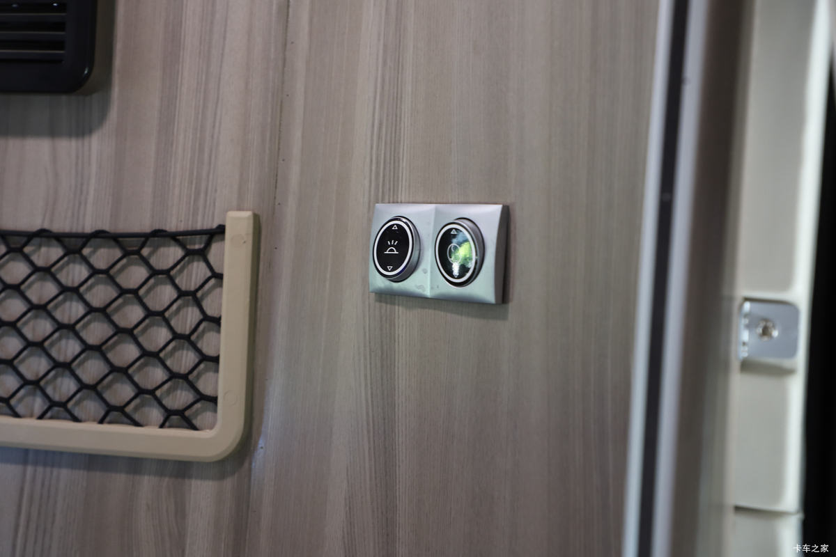 ൺ ӥ;  560 6X4 AMTԶǣ()(CA4250P33K2T1RE6A80)ʻ                                               