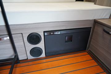 �ൺ��� ӥ; ����� 560���� 6X4 AMT�Զ���ǣ����(����)(CA4250P33K2T1RE6A80)ͼƬ