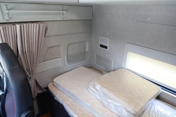 �ൺ��� ӥ; ͷ�Ȳ� 560���� 6X4 AMT�Զ���ǣ����(����)(CA4259P35K2T1E6A80)ͼƬ