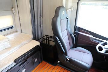 �ൺ��� ӥ; ͷ�Ȳ� 560���� 6X4 AMT�Զ���ǣ����(����)(CA4259P35K2T1E6A80)ͼƬ