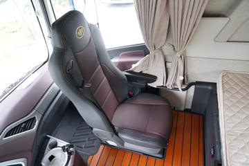 �ൺ��� ӥ; ͷ�Ȳ� 560���� 6X4 AMT�Զ���ǣ����(����)(CA4259P35K2T1E6A80)ͼƬ