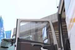 青岛解放 鹰途 头等舱 560马力 6X4 AMT自动挡牵引车(国六)(CA4259P35K2T1E6A80)