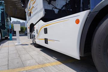 �ൺ��� ӥ; ͷ�Ȳ� 560���� 6X4 AMT�Զ���ǣ����(����)(CA4259P35K2T1E6A80)ͼƬ