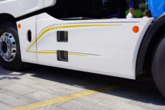 青岛解放 鹰途 头等舱 560马力 6X4 AMT自动挡牵引车(国六)(CA4259P35K2T1E6A80)