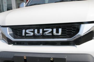 庆铃 五十铃T17 3.0T柴油 142马力 四驱 双排斗式皮卡外观图片