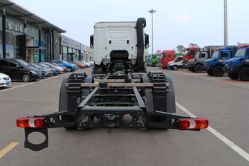 奔驰新Arocs&nbsp;载货车外观                                                图片