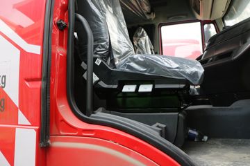 �������� ��ʨC6�ؿ�PRO 460���� 6X4 ǣ����(����)(CQ4257HV11334)ͼƬ