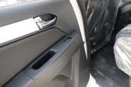 五十铃达咖TAGA&nbsp;皮卡驾驶室                                               图片