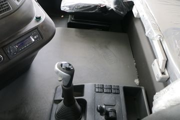 �������� ��ʨC6�ؿ�PRO 460���� 6X4 ǣ����(����)(CQ4257HV11334)ͼƬ