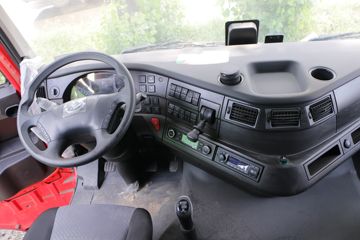 �������� ��ʨC6�ؿ�PRO 460���� 6X4 ǣ����(����)(CQ4257HV11334)ͼƬ