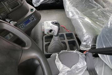 �������� ��ʨC6 ���ذ� 420���� 8X4 6.5����ж��(����)(CQ3317HD10286)ͼƬ