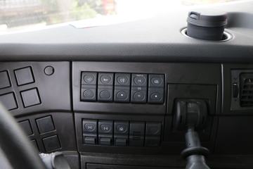 �������� ��ʨC6 ���ذ� 420���� 8X4 6.5����ж��(����)(CQ3317HD10286)ͼƬ