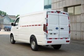 T01 电动封闭厢货外观图片