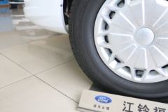 江铃汽车 新全顺 122马力 9座 2.0T柴油 中轴中顶多功能商用车(国六)