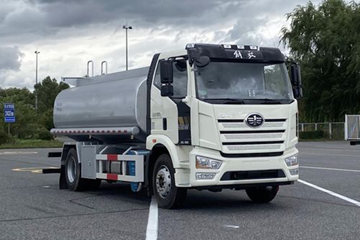 一汽解放 J6L 220马力 4X2 普通液体运输车(CA5180GPGP62K1L5E6)