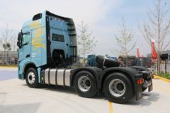 陕汽康明斯 龙骧 660马力 6X4 AMT自动档牵引车(国六)(SX4259XE4Q2)
