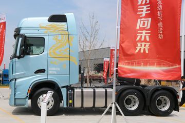 龙骧 牵引车外观                                                图片