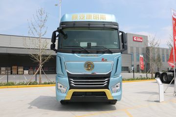 龙骧 牵引车外观                                                图片