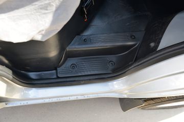������Խ��X1 1.2L 91���� ���� 2.585�׵�����ʽ΢��(������)ͼƬ